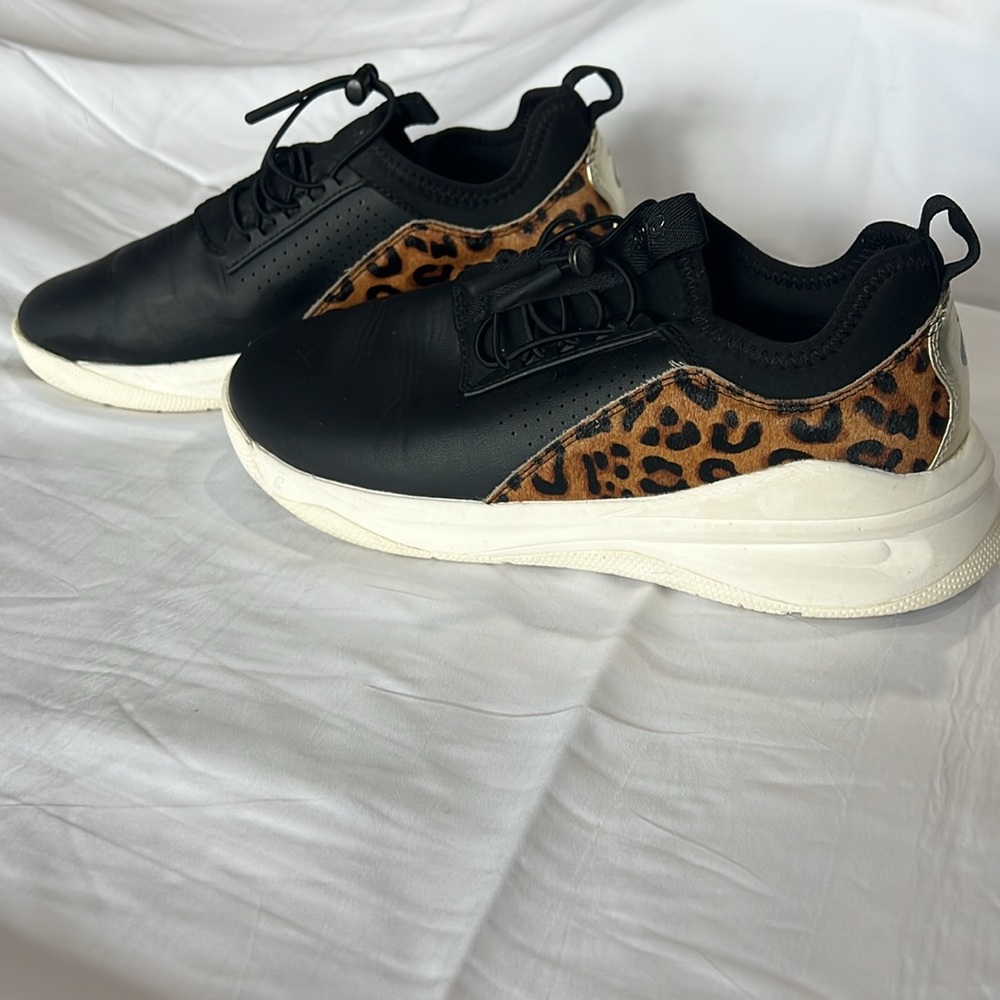 Limited Edition Cheetah print Cloves W8